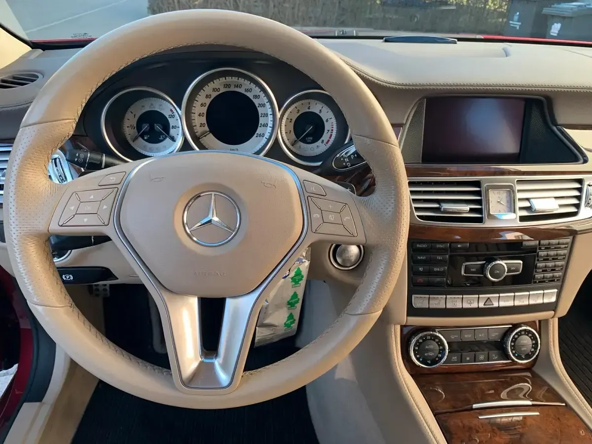 Gebraucht Mercedes CLS500 408 PS (300 kW) 2012 Rot Coupé