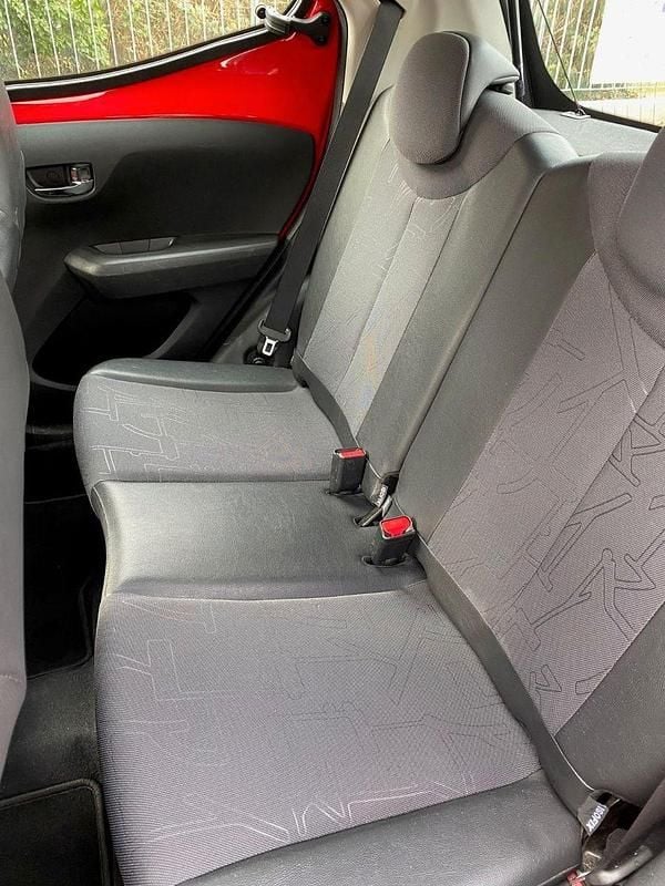 Gebraucht Toyota Aygo 69 PS (50 kW) 2015 Rot Kleinwagen