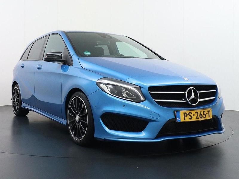 Gebraucht Mercedes B250 Prestige 211 PS (155 kW) 2017 Blau Van / Kleinbus
