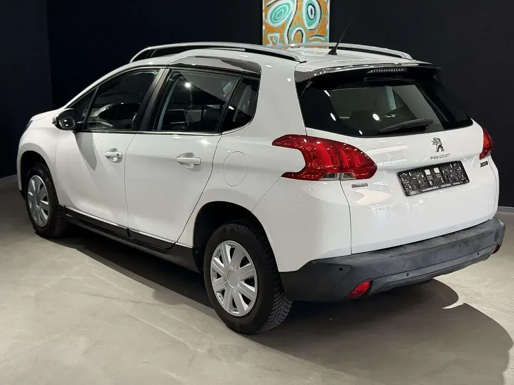 Gebraucht Peugeot 2008 Active 99 PS (72 kW) 2015 Lack weiss banquise/typ SUV