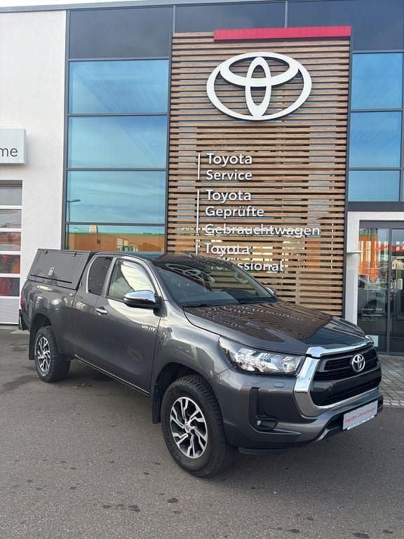 Gebraucht Toyota HiLux Basis 204 PS (150 kW) 2020 Marlingrau metallic Pickup