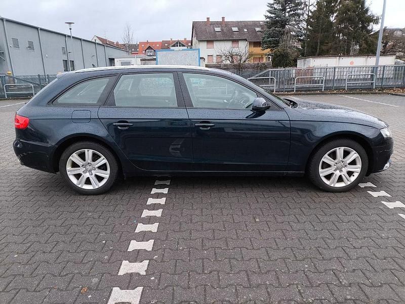 Gebraucht Audi A4 Attraction 190 PS (139 kW) 2010 Blau Kombi