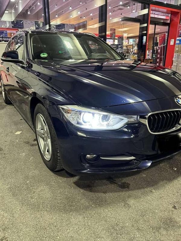 Gebraucht BMW 318 Luxury Line 143 PS (105 kW) 2014 Blau Kombi