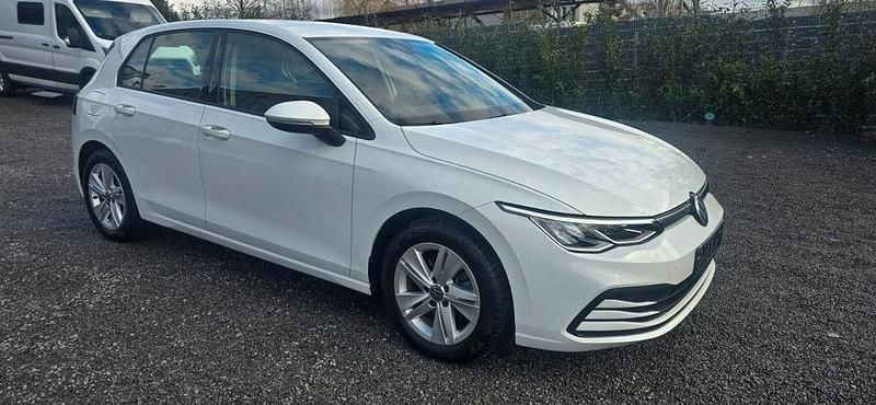 Gebraucht VW Golf VIII Life 110 PS (80 kW) 2022 Weiß Limousine