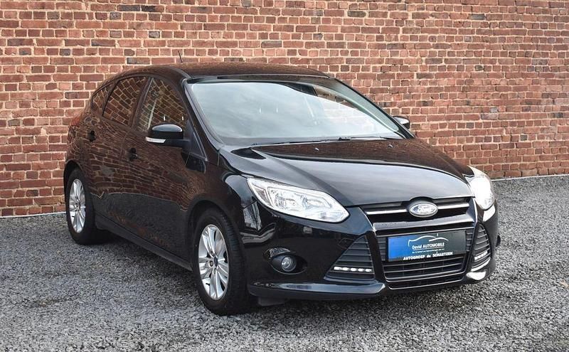 Gebraucht Ford Focus Style 116 PS (85 kW) 2012 Schwarz Limousine