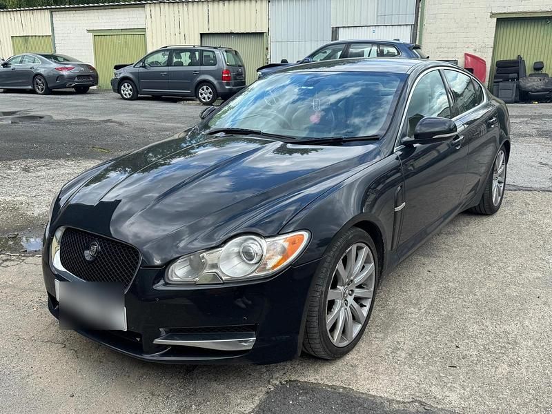 Schwarz Gebraucht 2011 Jaguar XF Premium Luxury Limousine | 3.800 € - Bild 1/4
