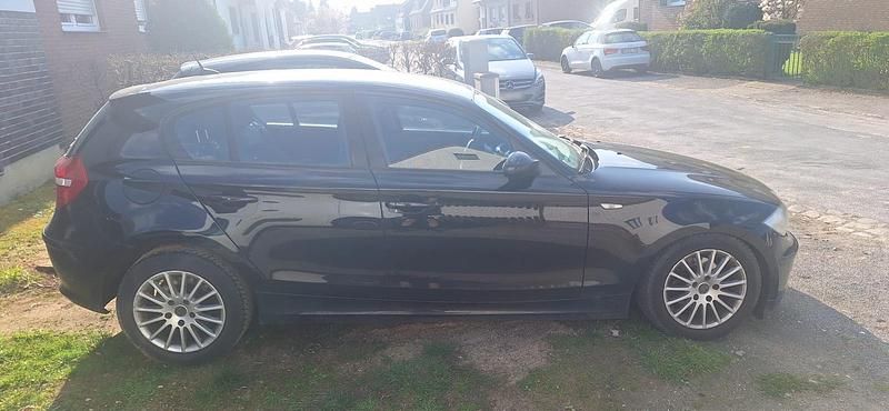 Gebraucht BMW 118 143 PS (105 kW) 2008 Schwarz Kleinwagen
