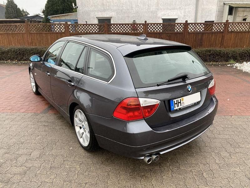 Gebraucht BMW 330 Performance 231 PS (169 kW) 2006 Grau Kombi