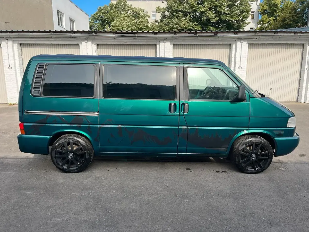 Gebraucht VW Multivan 102 PS (75 kW) 1996 Grün Van / Kleinbus