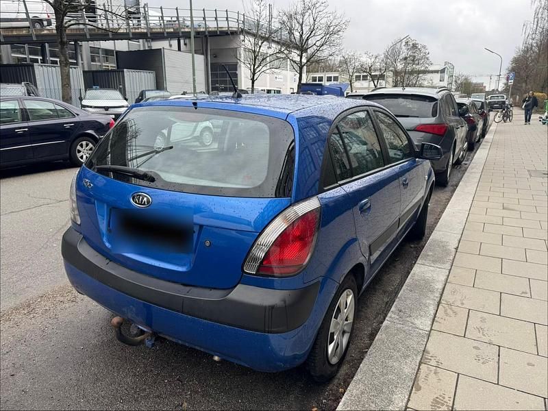 Gebraucht Kia Rio 97 PS (71 kW) 2005 Blau Kleinwagen