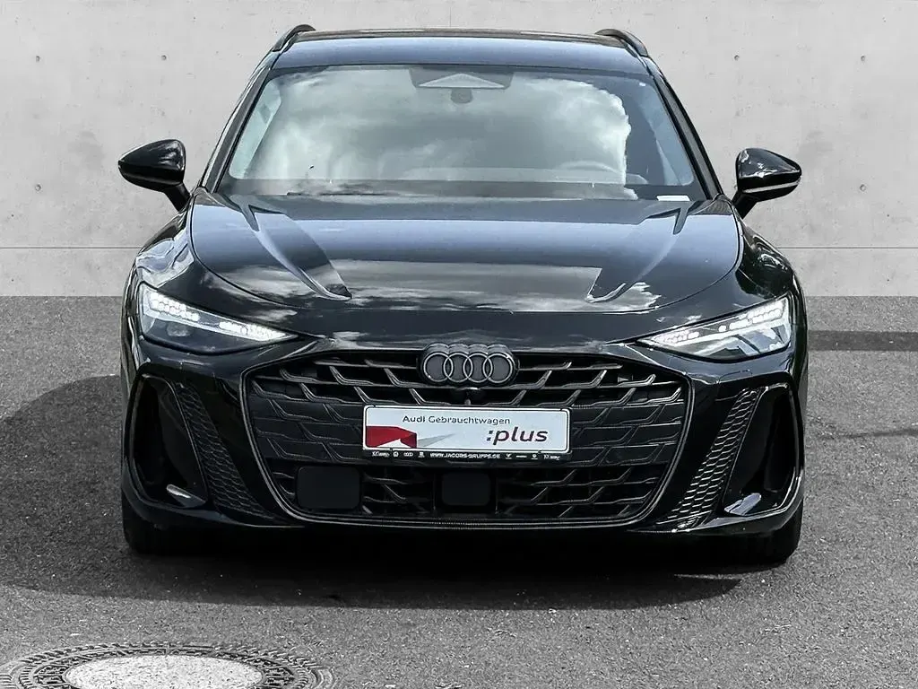 Gebraucht Audi A6 Ambiente 204 PS (150 kW) 2025 Mythosschwarz metallic Kombi