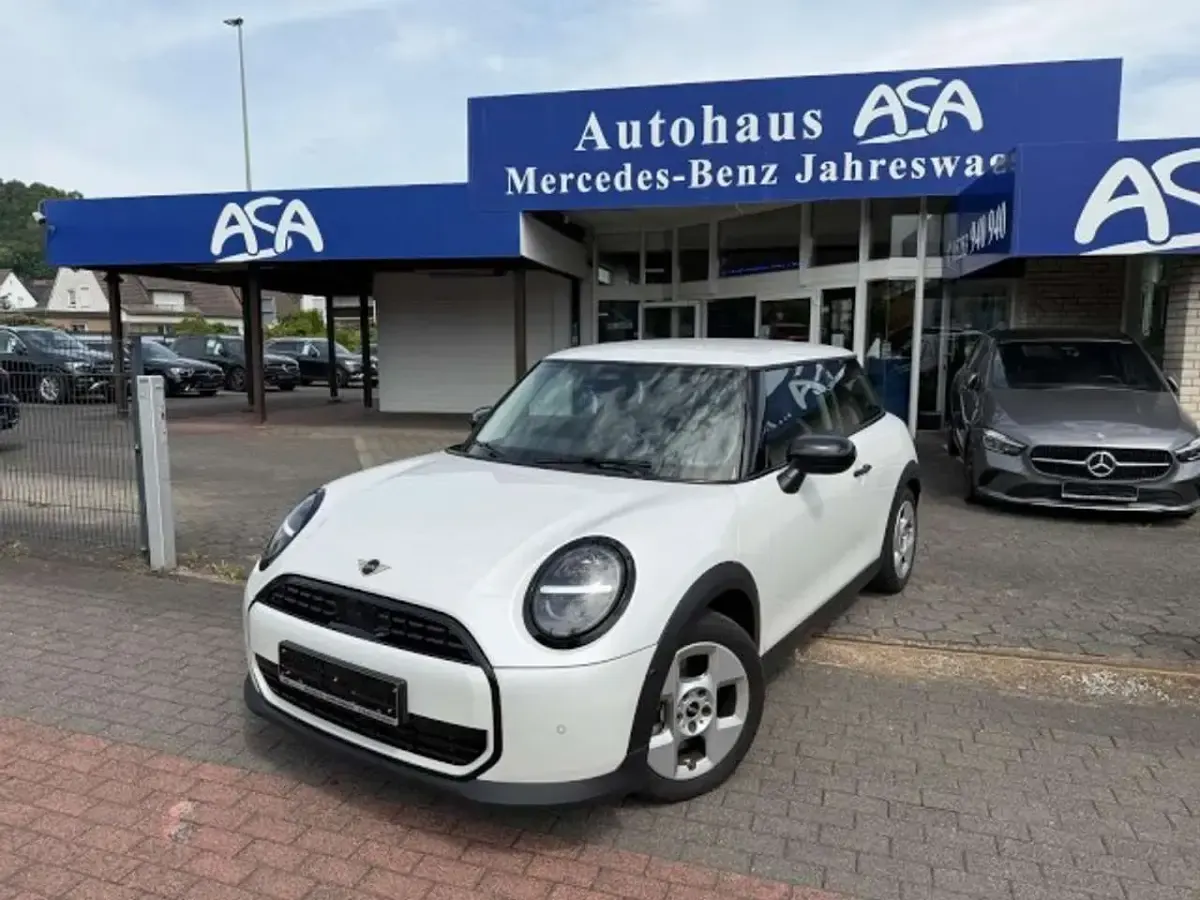 Gebraucht Mini Cooper Classic 156 PS (114 kW) 2024 Weiß Kleinwagen
