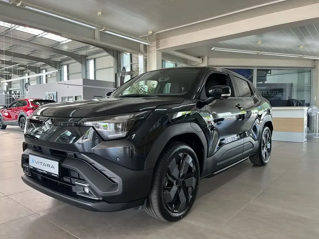 Neu Suzuki e-Vitara Comfort+ 127 kW (174 PS) 2026 Schwarz SUV
