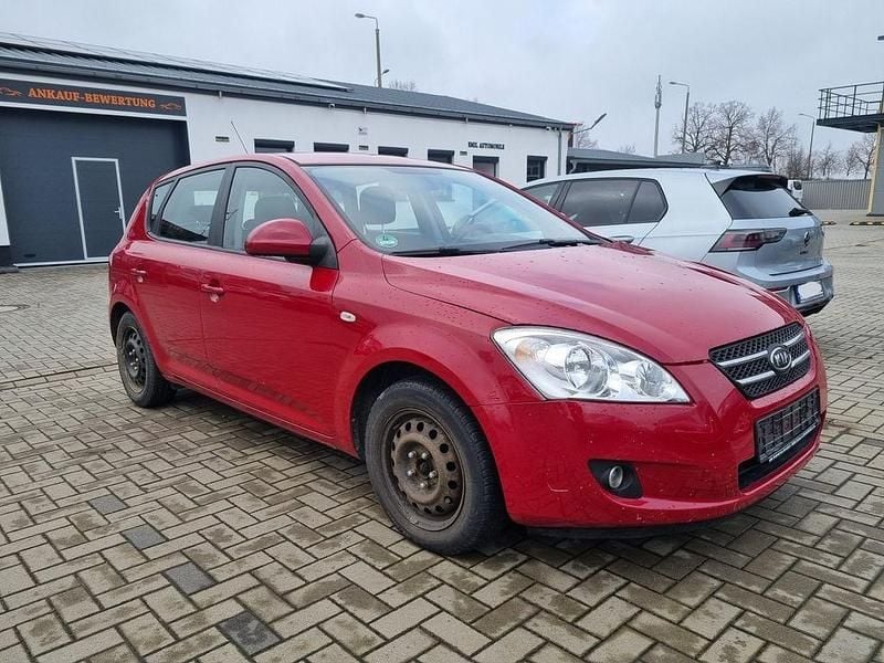 Usado Kia Ceed EX 90 HP (66 kW) 2007 Vermelho Citadino