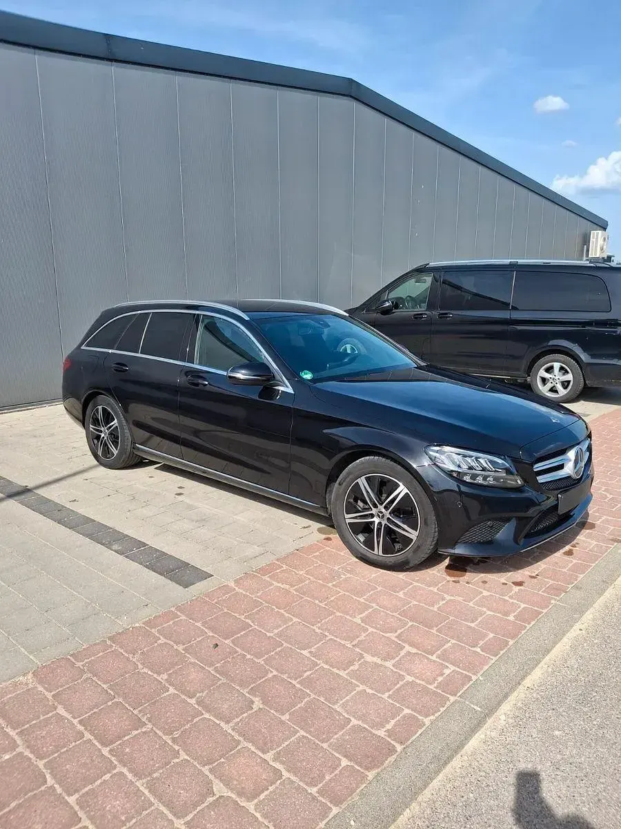 Gebraucht Mercedes C200 160 PS (117 kW) 2020 Schwarz Kombi