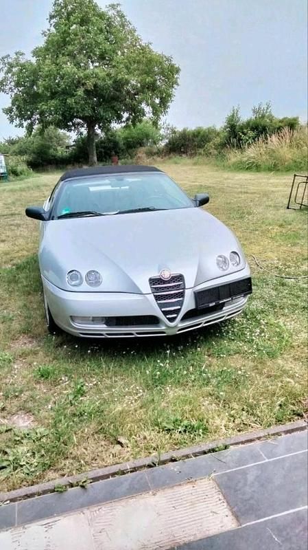 Gebraucht Alfa Romeo Spider 165 PS (121 kW) 2003 Silber Cabrio