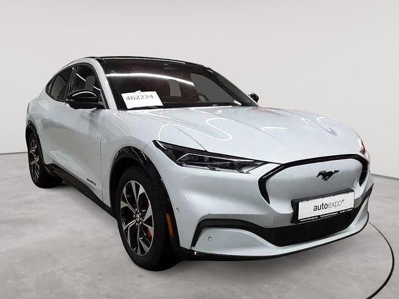 Weiß perleffekt Gebraucht 2022 Ford Mustang Mach-E SUV | 27.590 € (Guter Preis) - Bild 1/4