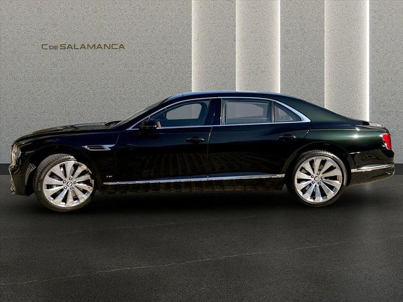 Gebraucht Bentley Flying Spur 557 PS (409 kW) 2021 Grün Limousine