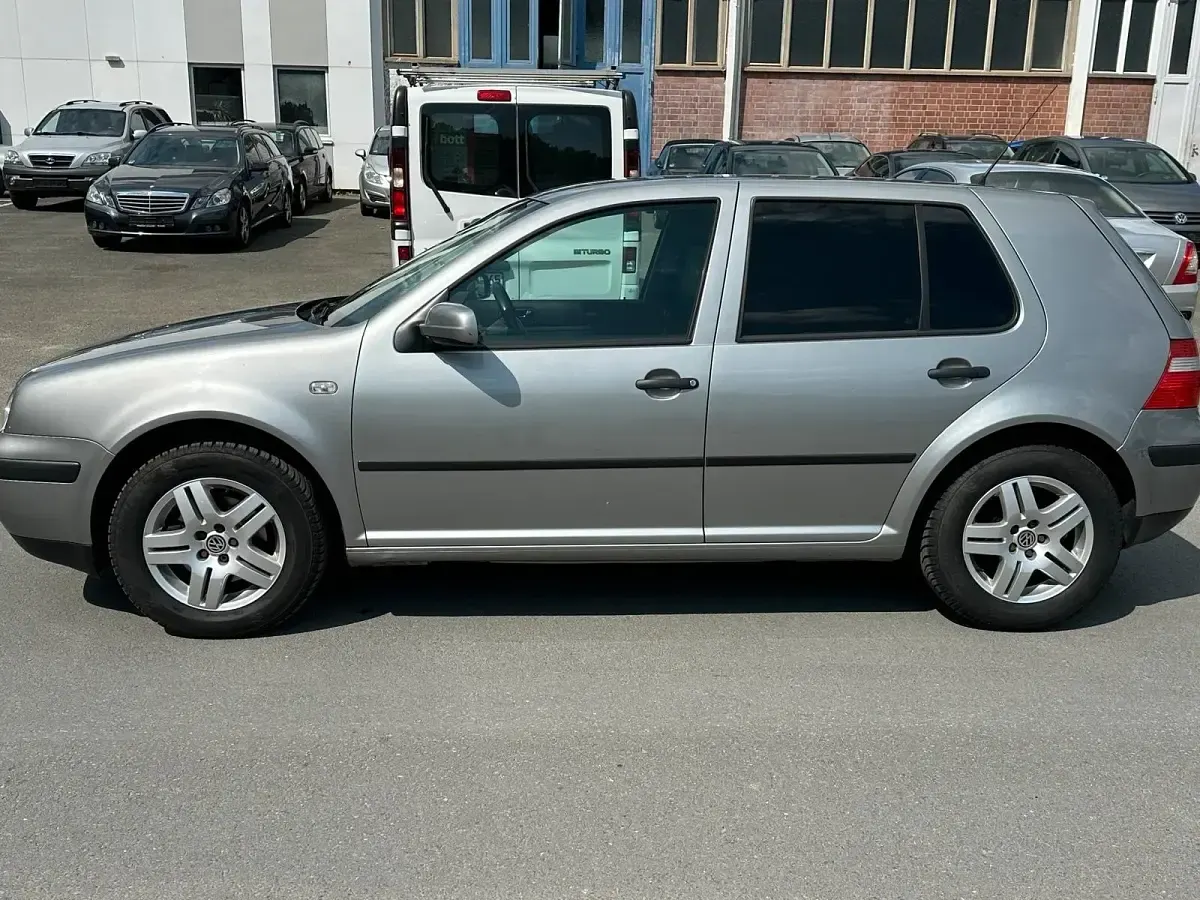 Gebraucht VW Golf IV 100 PS (73 kW) 2004 Grau Limousine