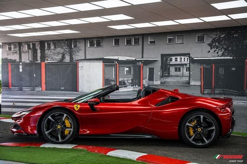 Gebraucht Ferrari SF90 780 PS (573 kW) 2024 Rot Cabrio