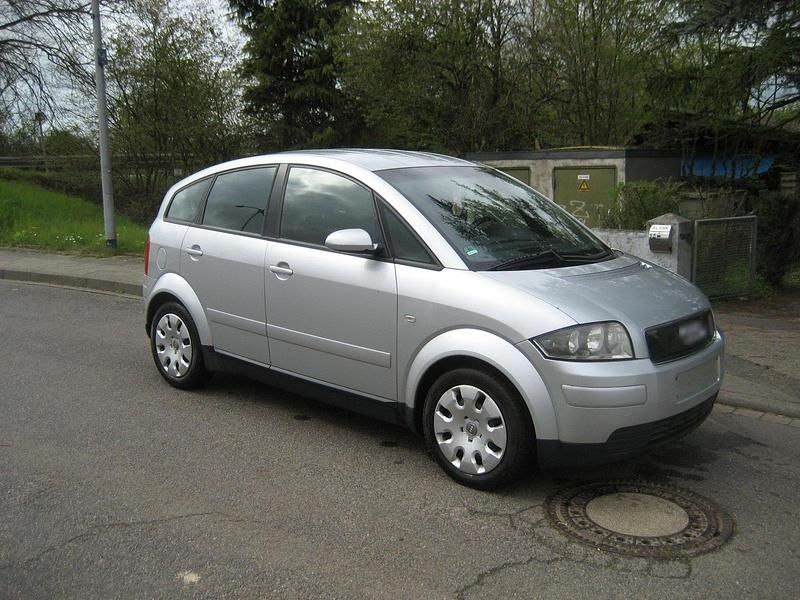 Second-hand Audi A2 75 CP (55 kW) 2001 Argintiu Hatchback