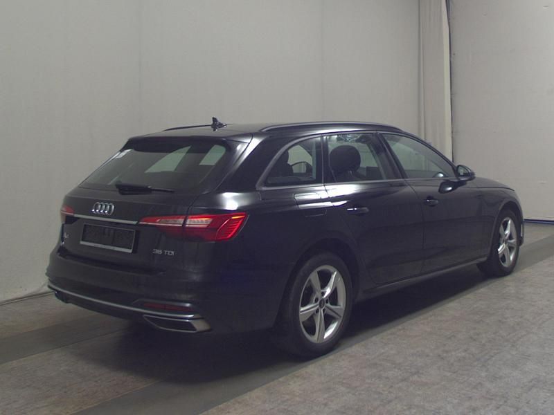 Gebraucht Audi A4 Advanced 163 PS (119 kW) 2021 Schwarz Kombi
