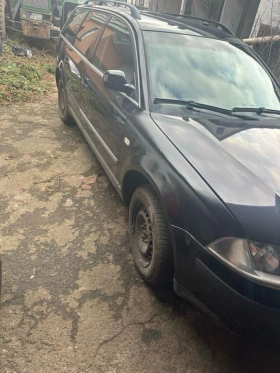 Gebraucht VW Passat Basis 131 PS (96 kW) 2003 Schwarz Kombi