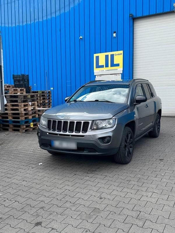 Gebraucht Jeep Compass 136 PS (100 kW) 2012 Grau SUV