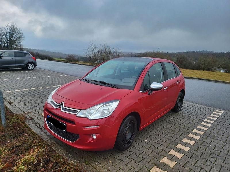 Rot Gebraucht 2013 Citroën C3 PureTech Kleinwagen | 2.000 € (Superpreis) - Bild 1/4