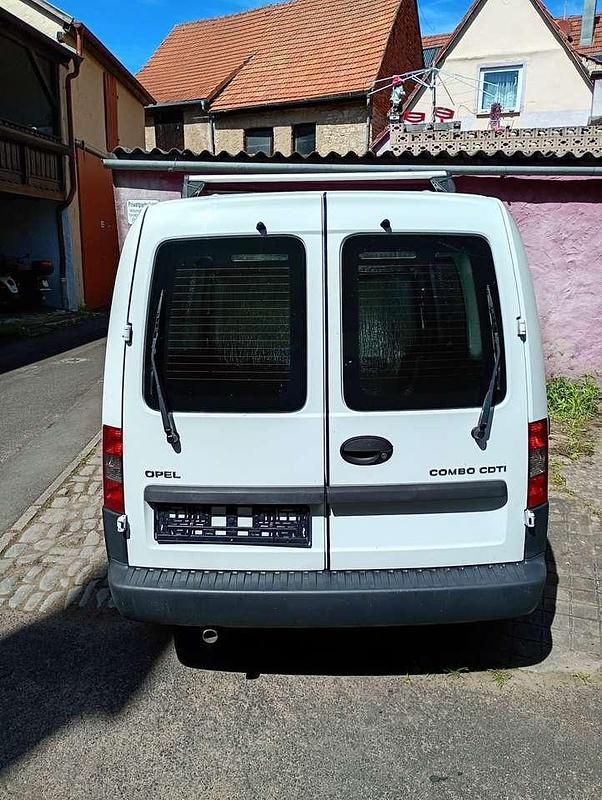 Second-hand Opel Combo 75 CP (55 kW) 2010 Monovolum