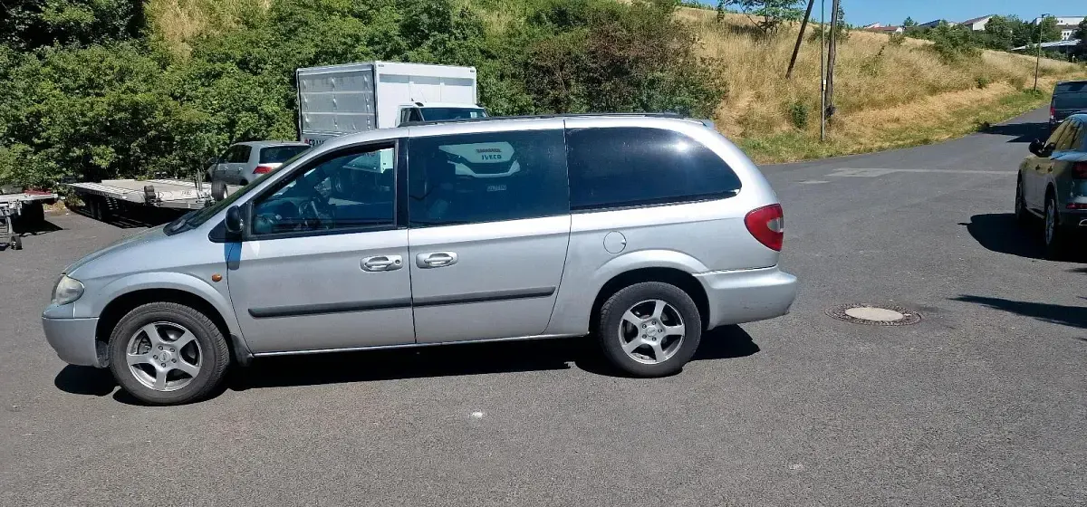 Gebraucht Chrysler Grand Voyager 150 PS (110 kW) 2005 Silber Van / Kleinbus