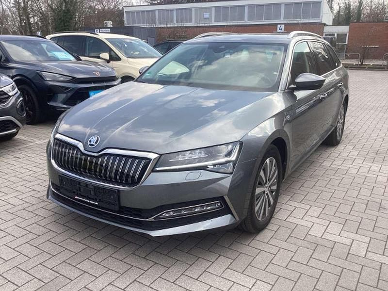 Gebraucht Skoda Superb Style 218 PS (160 kW) 2023 Graphitegrau metallic Kombi