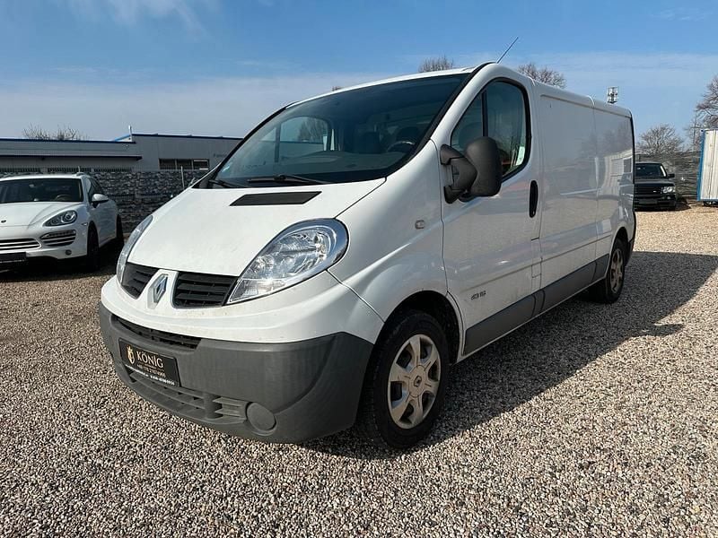 Gebraucht Renault Trafic 114 PS (83 kW) 2012 Weiß Van / Kleinbus