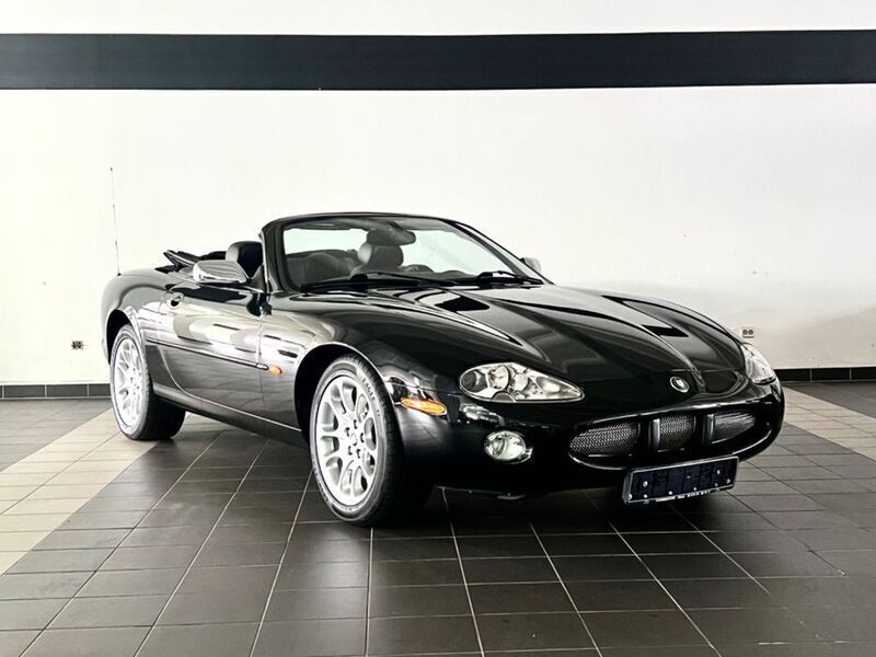 Schwarz Gebraucht 2001 Jaguar XK8 Cabrio | 19.900 € (Fairer Preis) - Bild 1/4