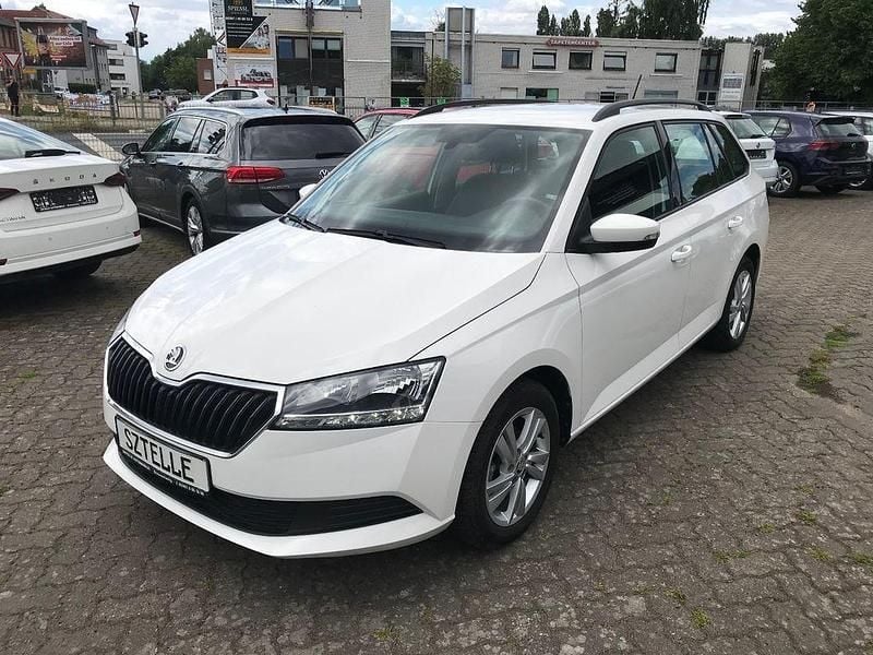 Gebraucht Skoda Fabia Ambition 60 PS (44 kW) 2022 Weiß Kleinwagen