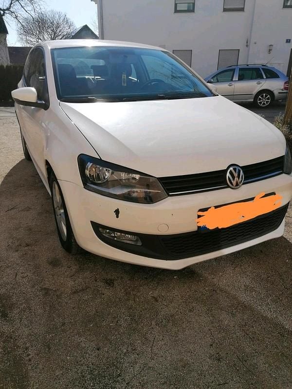 Gebraucht VW Polo 90 PS (66 kW) 2014 Weiß Kleinwagen