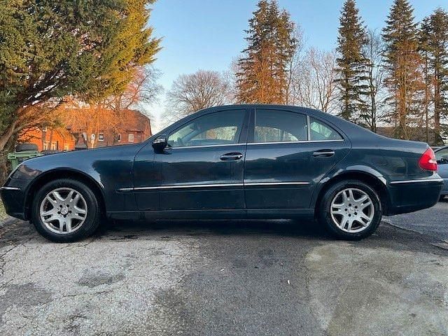 Gebraucht Mercedes E200 163 PS (119 kW) 2004 Schwarz Limousine