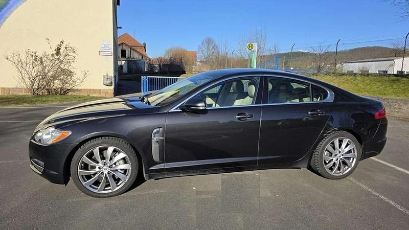 Gebraucht Jaguar XF Portfolio 241 PS (177 kW) 2011 Grau Limousine