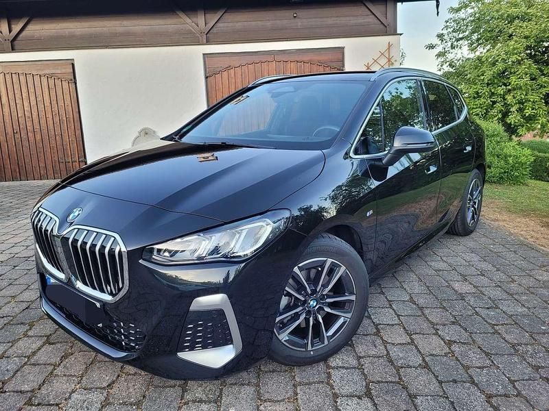 Schwarz Gebraucht 2024 BMW 218 Active Tourer M Sport Van / Kleinbus | 30.500 € (Guter Preis) - Bild 1/4