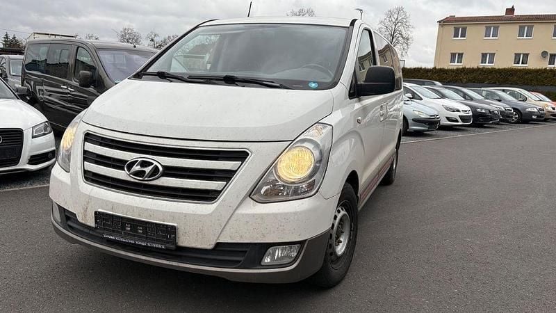Weiß Gebraucht 2014 Hyundai H-1 Premium Van / Kleinbus | 5.690 € (Teuer) - Bild 1/4