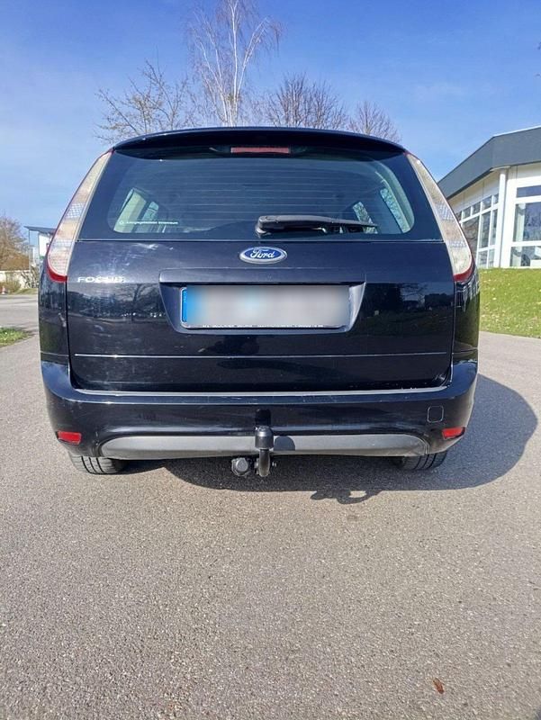 Gebraucht Ford Focus 101 PS (74 kW) 2010 Schwarz Kombi