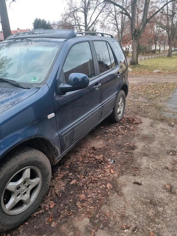 Brugt Mercedes ML320 215 HK (158 kW) 2000 Blå SUV