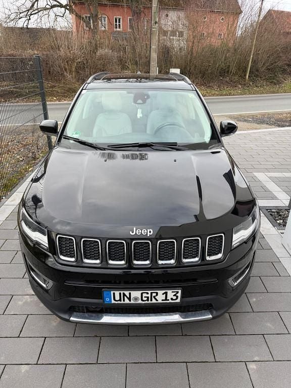 Gebraucht Jeep Compass Limited 170 PS (125 kW) 2019 Schwarz SUV