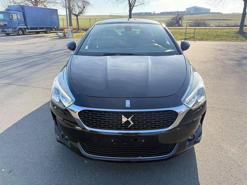 Gebraucht DS Automobiles DS5 Business Class 120 PS (88 kW) 2017 Schwarz Kleinwagen