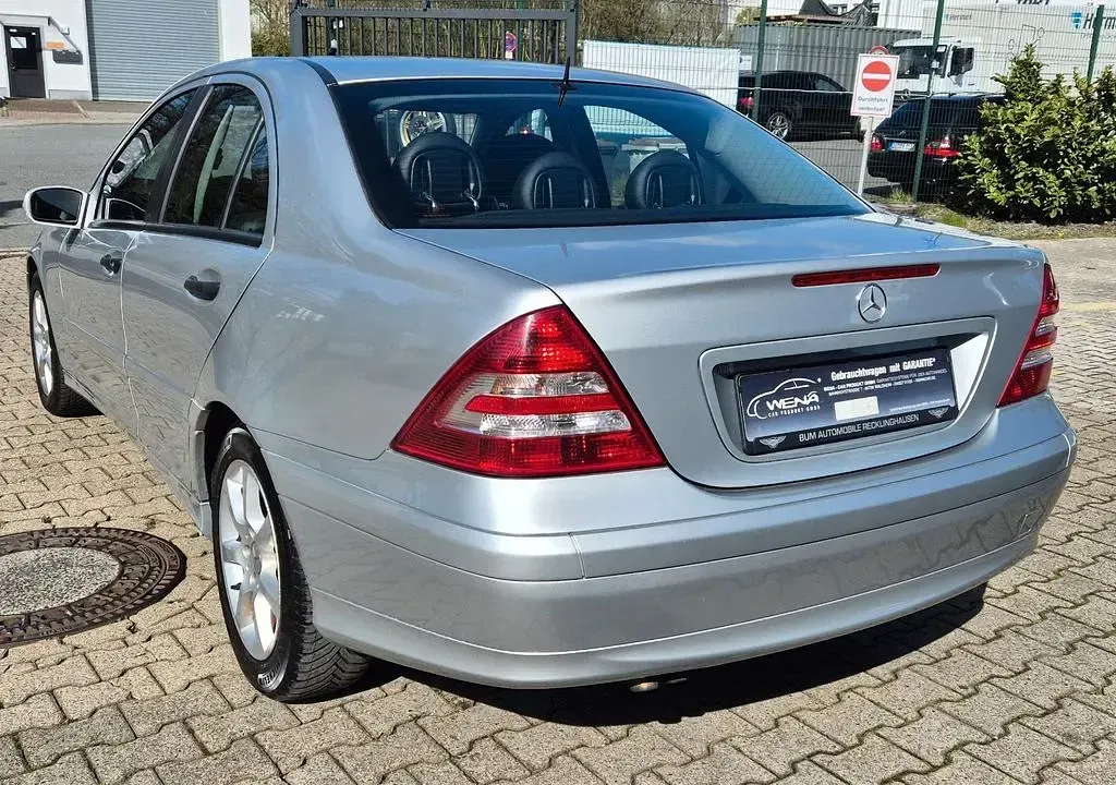 Gebraucht Mercedes C180 143 PS (105 kW) 2006 Silber Limousine