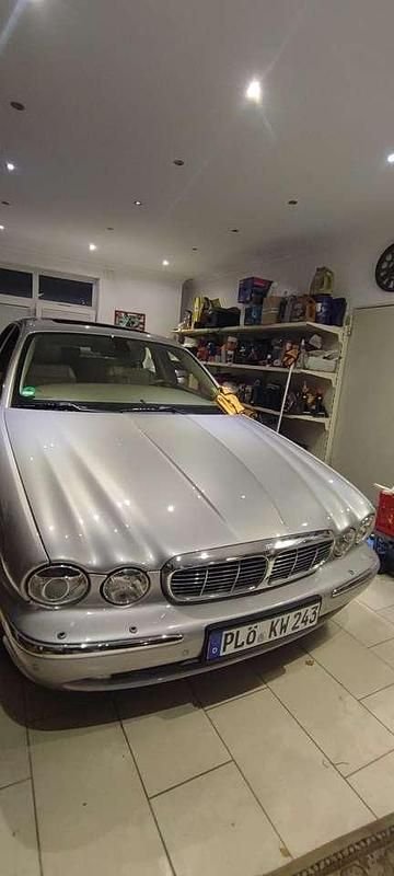Grau Gebraucht 2005 Jaguar XJ8 Limousine | 17.500 € (Fairer Preis) - Bild 1/4