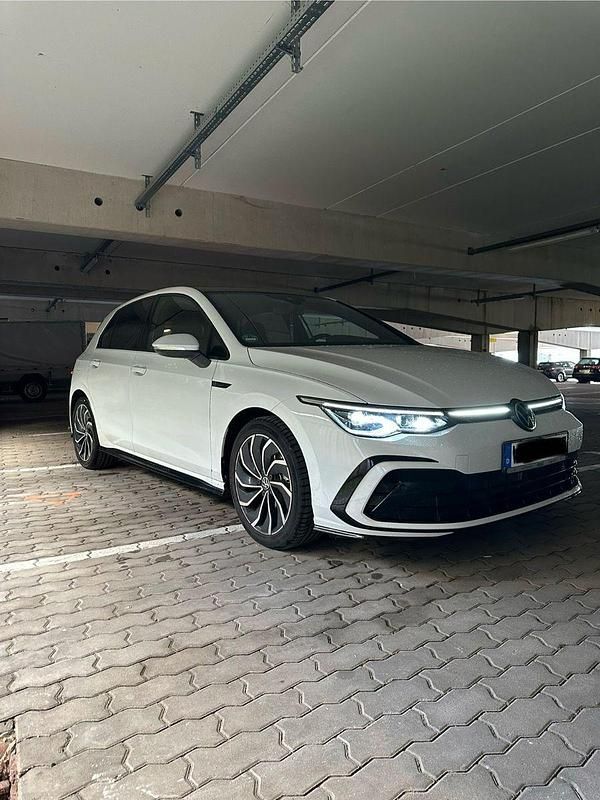 Gebraucht VW Golf VIII R-line 150 PS (110 kW) 2024 Weiß Limousine