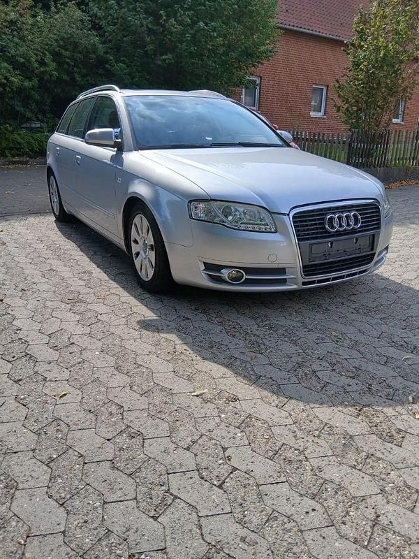 Silber Gebraucht 2005 Audi A4 Kombi | 999 € (Guter Preis) - Bild 1/4