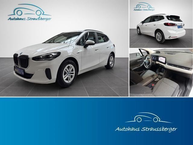 Weiß Gebraucht 2023 BMW 225 Active Tourer Luxury Line Van / Kleinbus | 26.190 € (Superpreis) - Bild 1/4