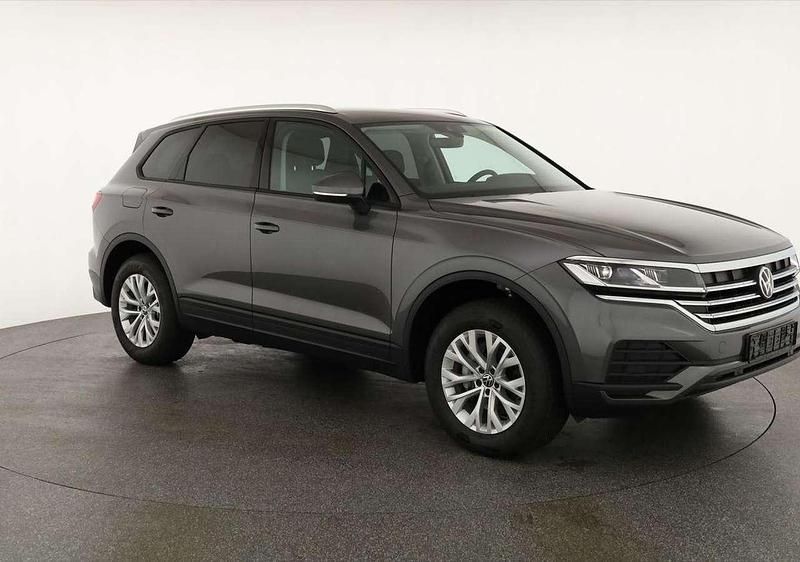 Siliziumgrau metallic Neu 2025 VW Touareg SUV | 59.090 € (Superpreis) - Bild 1/4